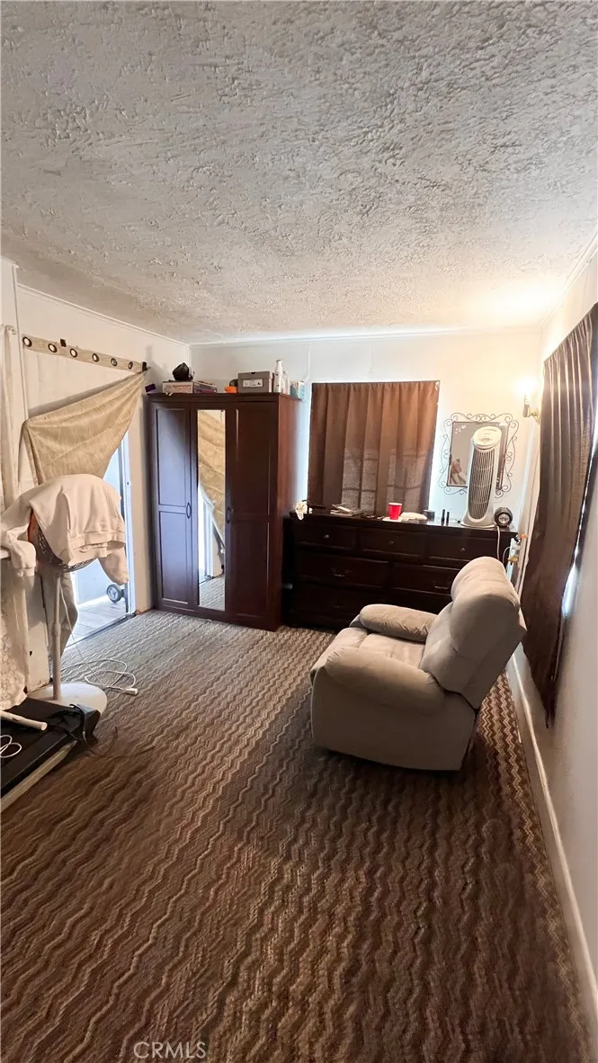 2514 Clarendon Avenue, Huntington Park, California 90255 home-pic-22